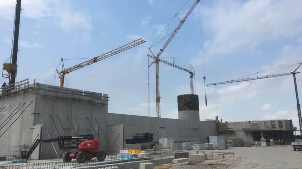 firmengebaeude_mit_produktionshalle