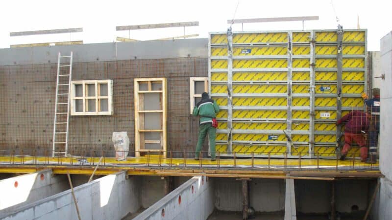 news_schalungstechnik_Grossflaechenschalung_am_bau_ganglbauer