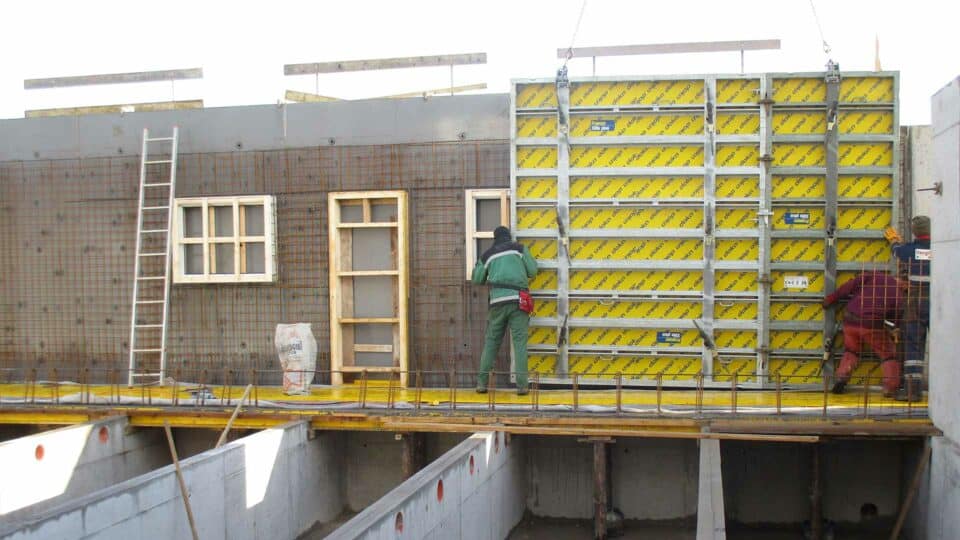 news_schalungstechnik_Grossflaechenschalung_am_bau_ganglbauer